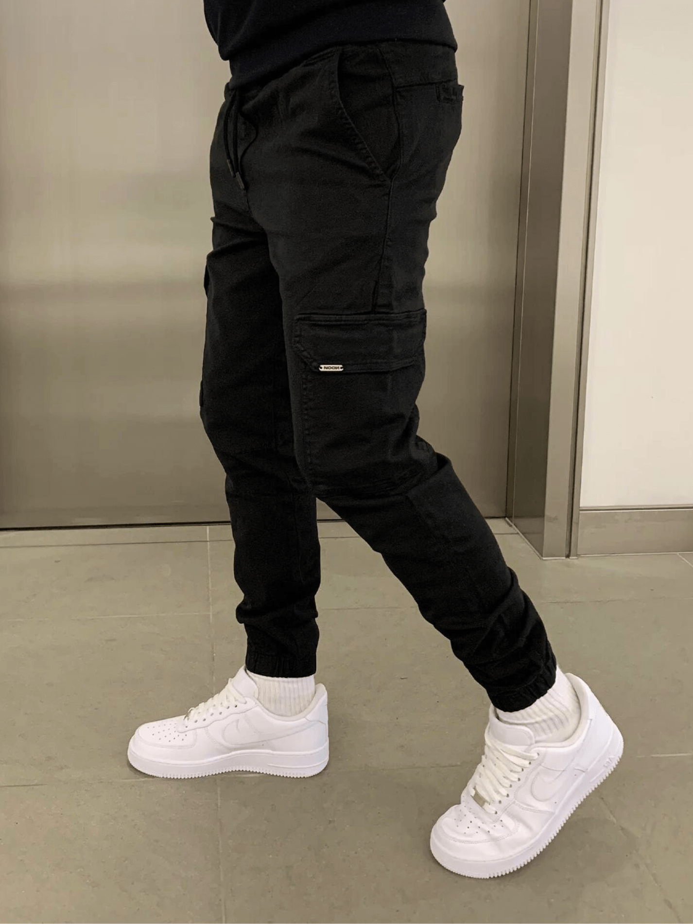 Olympus Cargo Jogger – Black: Sleek, Durable Utility Pants for Everyday Wear